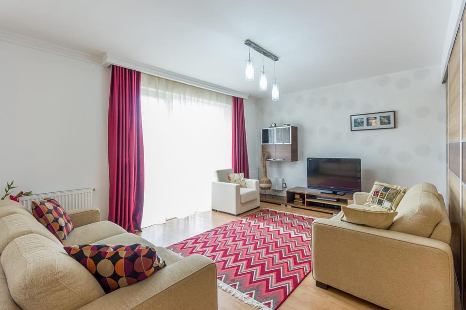 Living room, Photo of the whole room, Decorative detail, On site