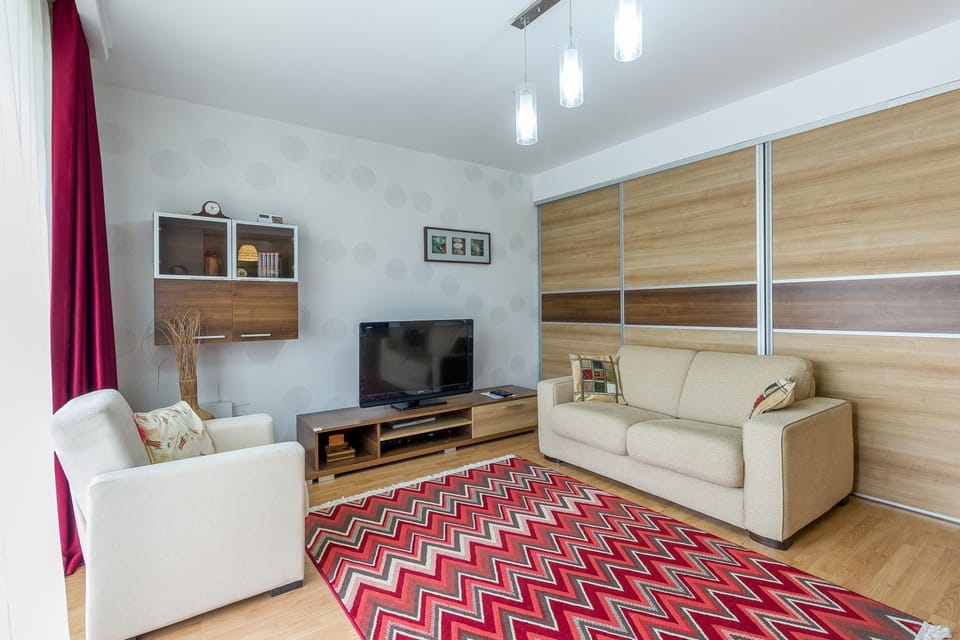 Photo of the whole room, Decorative detail, On site