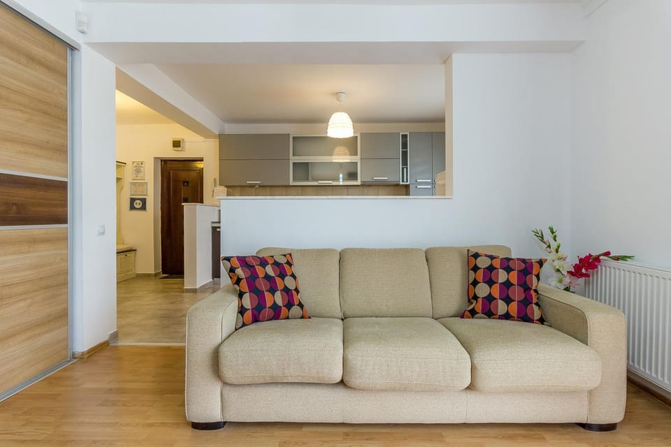 Bed, Living room, Photo of the whole room, On site