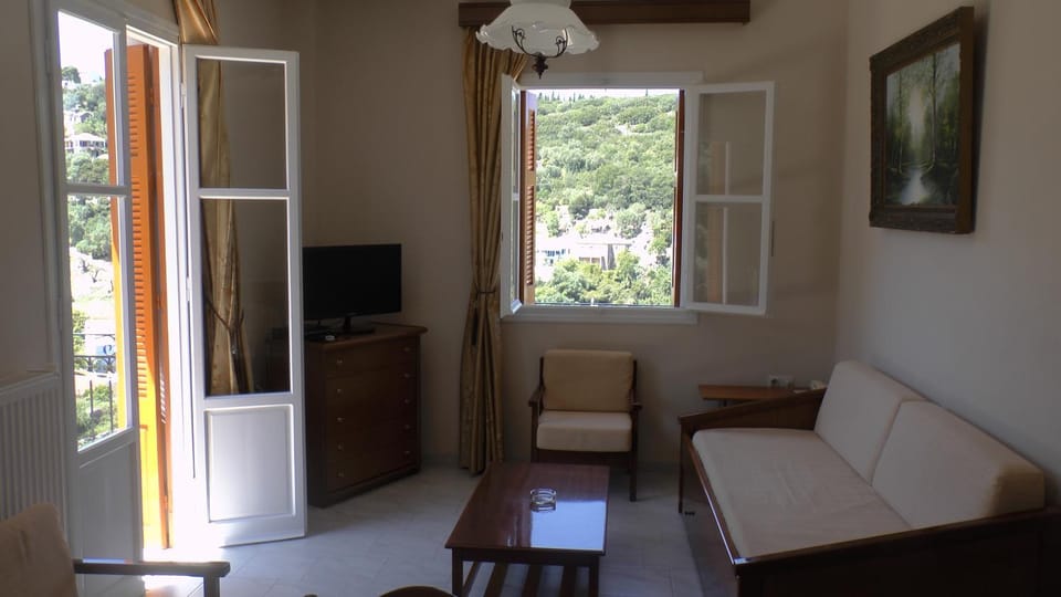 Living room, City view, Garden view, Mountain view, Street view