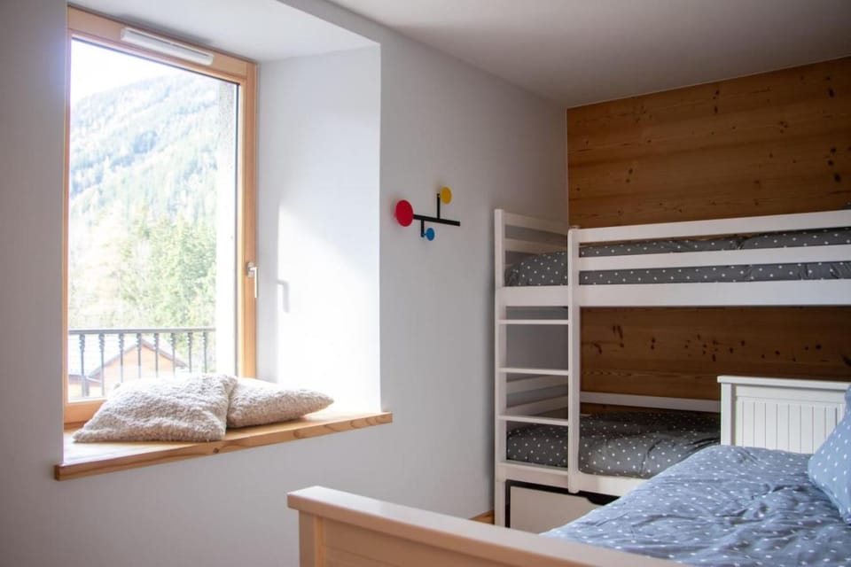Appartement T4 spacieux avec balcon aux pieds des sentiers avec vue sur les montagnes - Jusqu'à 8 personnes Apartment in Chamonix
