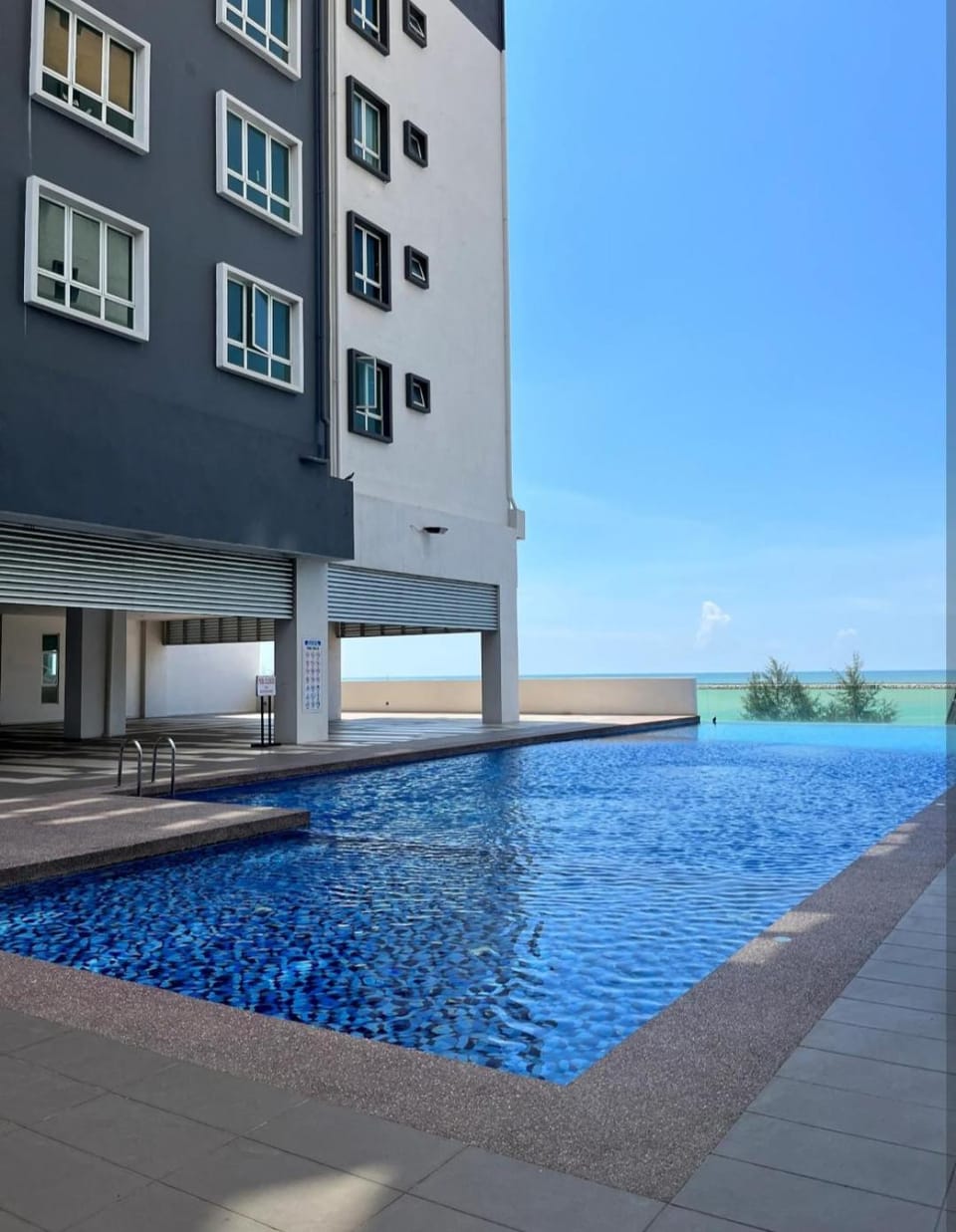 Pool view, Swimming pool