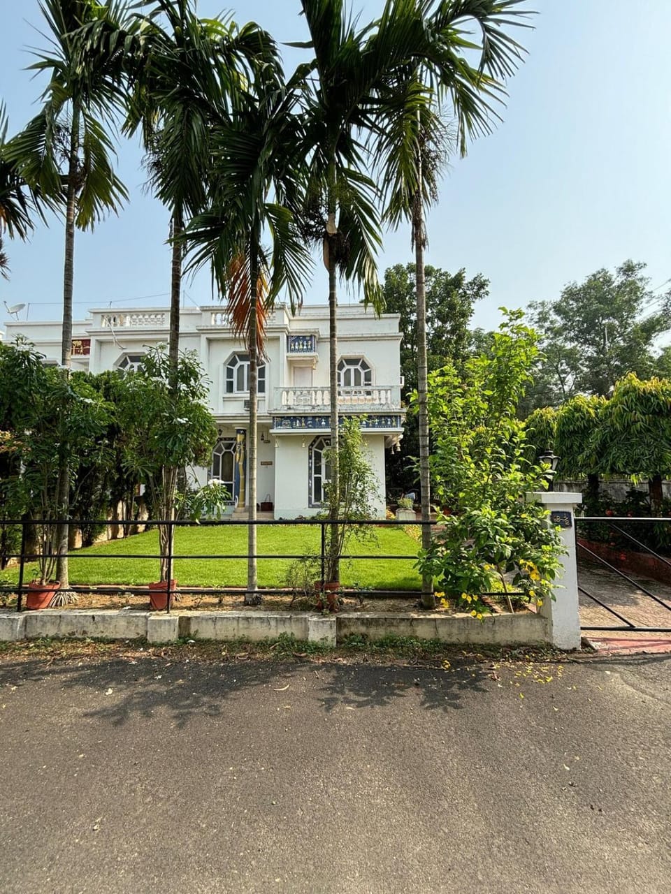 Property building, Day