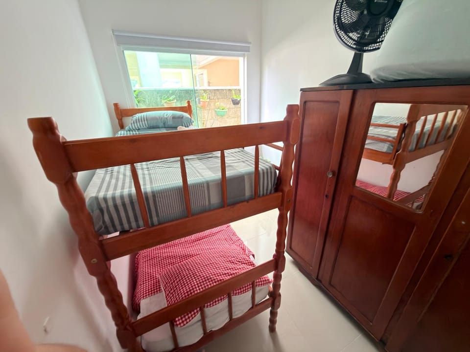 Bedroom, bunk bed