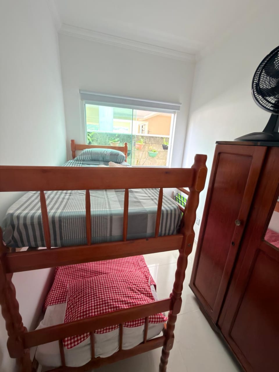 Bedroom, bunk bed