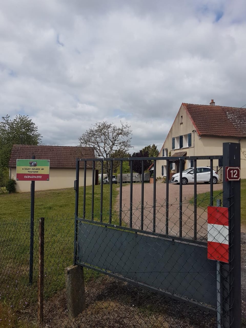 LA Chataigne House in Centre-Val de Loire
