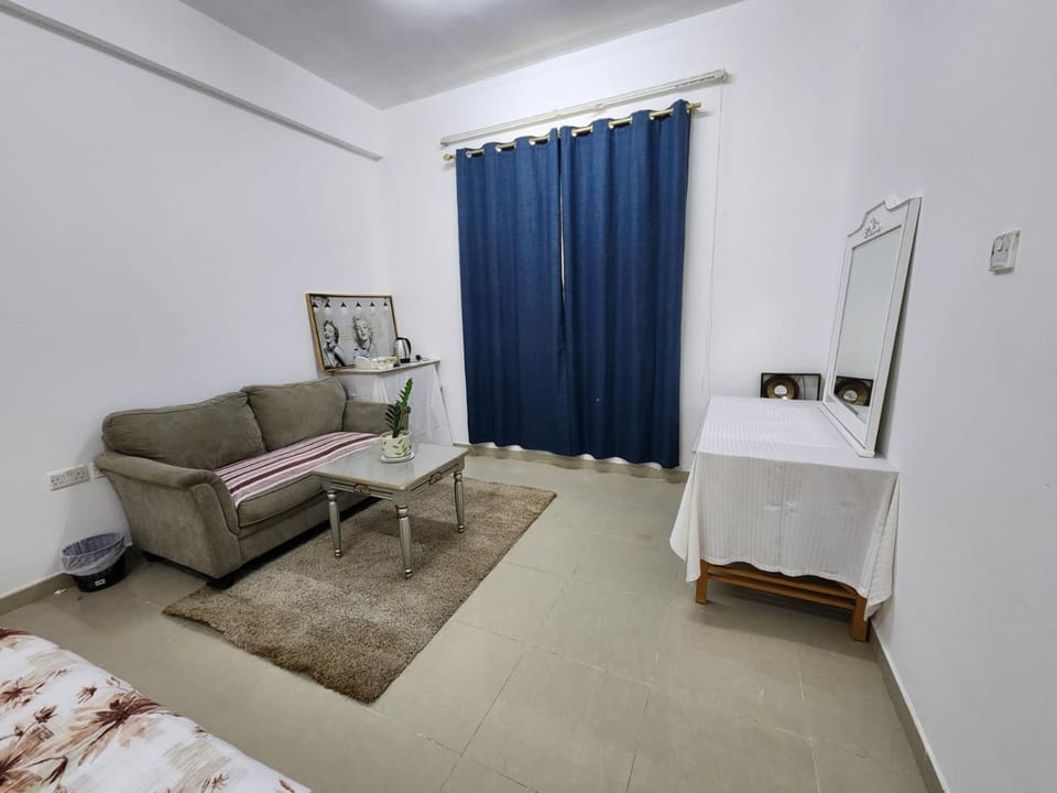 Room with Shared bath only Vacation rental in United Arab Emirates