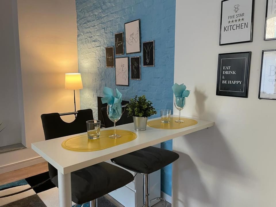 Kitchen or kitchenette, kitchen