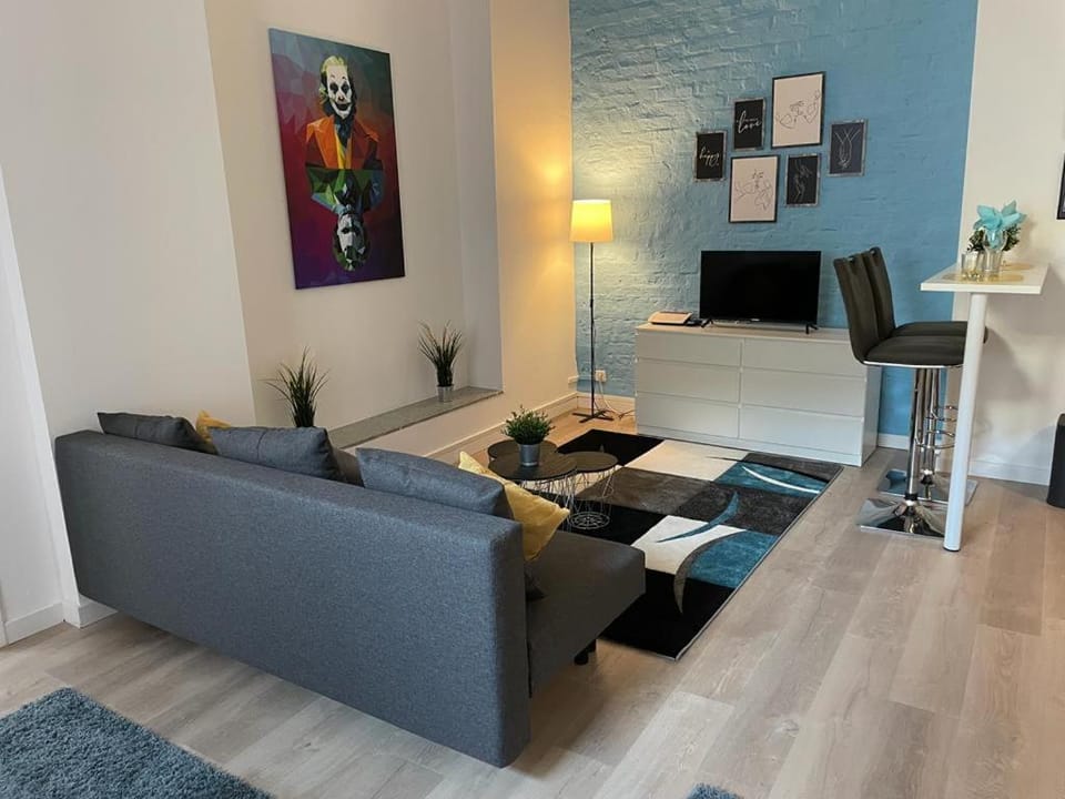 Living room, Photo of the whole room