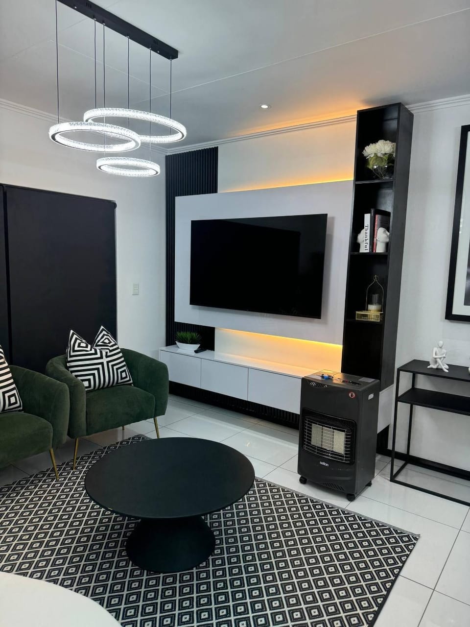 Communal lounge/ TV room, TV and multimedia, Living room