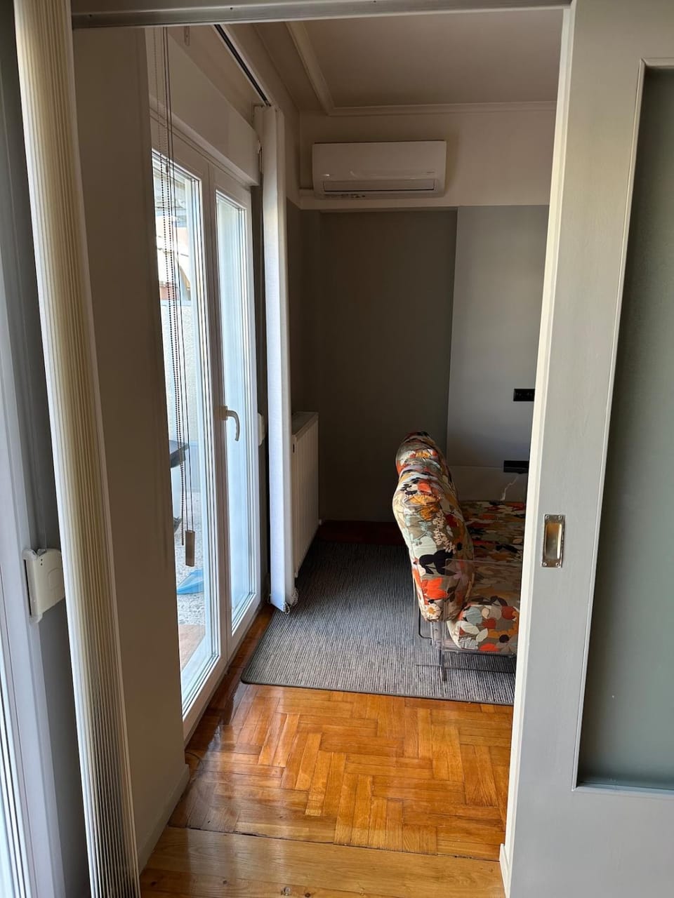 Living room, Seating area, internet, air conditioner