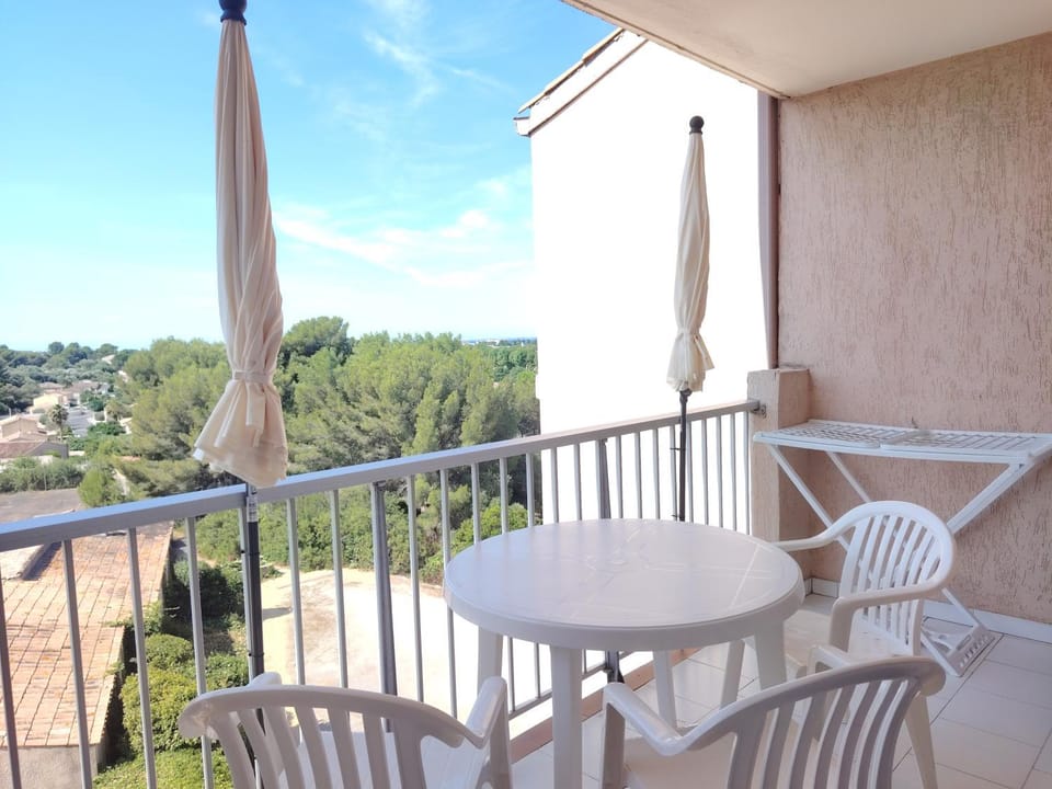 Patio, Day, View (from property/room), Balcony/Terrace, Dining area