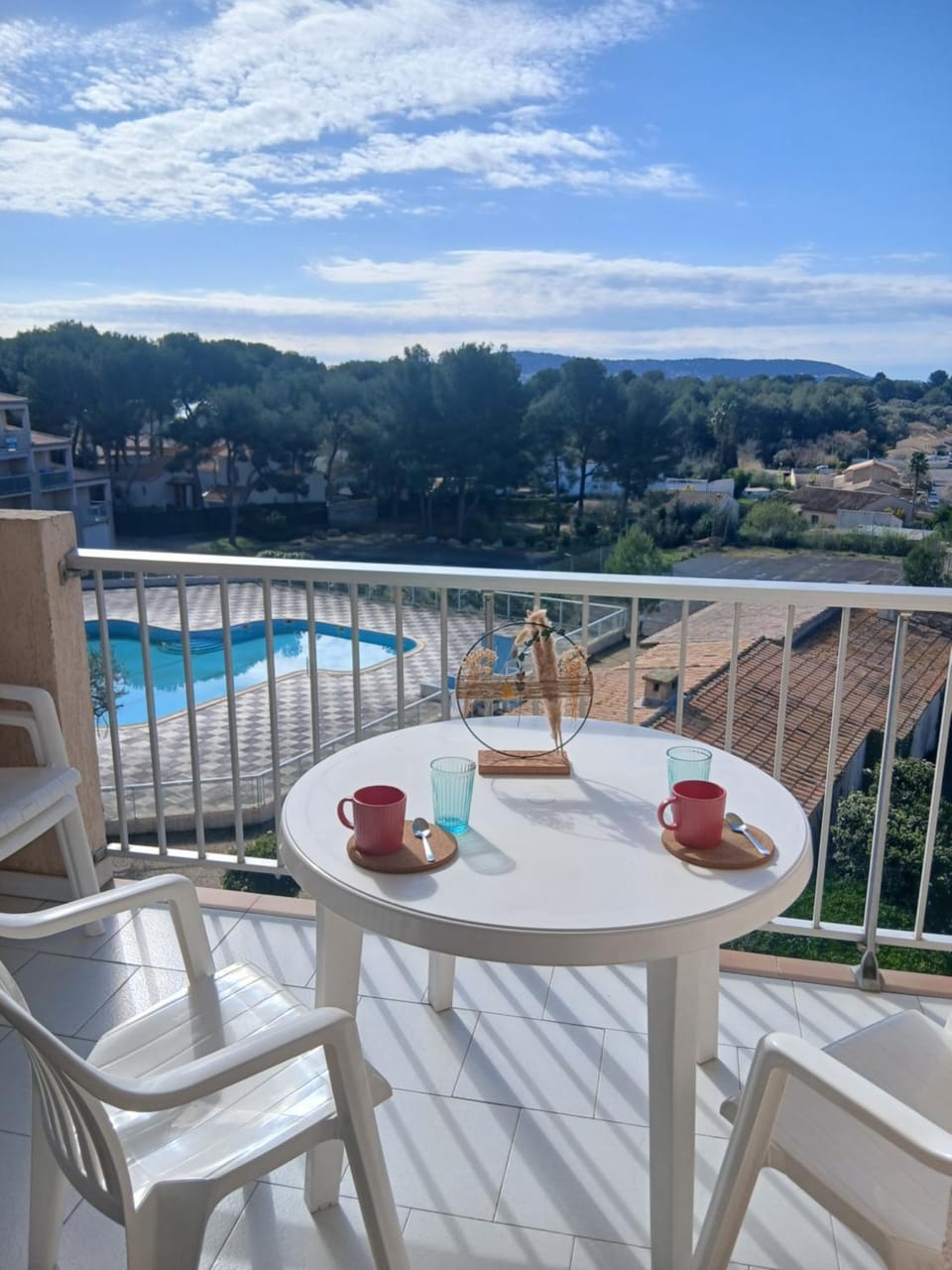 Property building, Day, Natural landscape, View (from property/room), Balcony/Terrace, Dining area, Pool view, Swimming pool