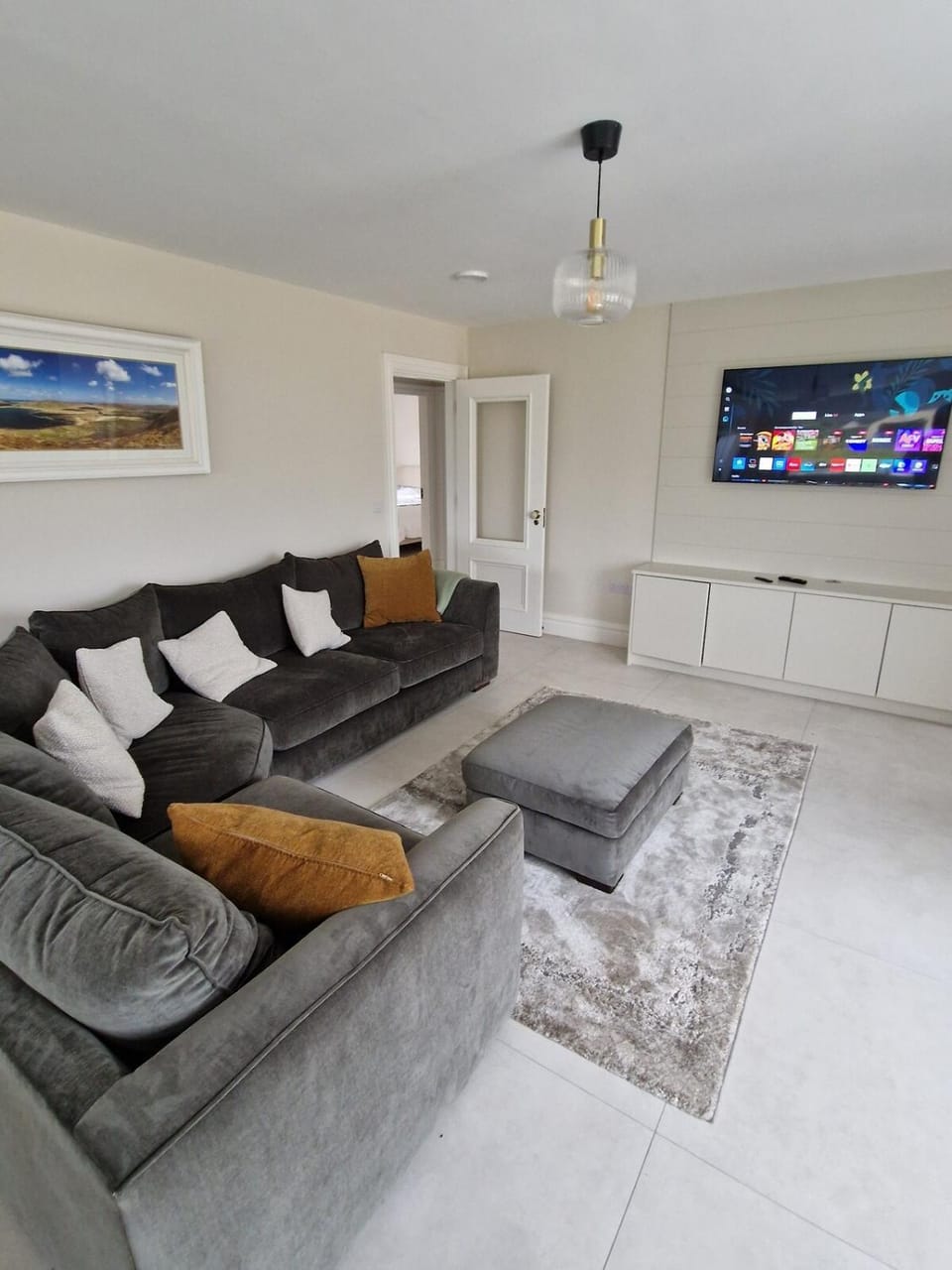 TV and multimedia, Living room, Seating area
