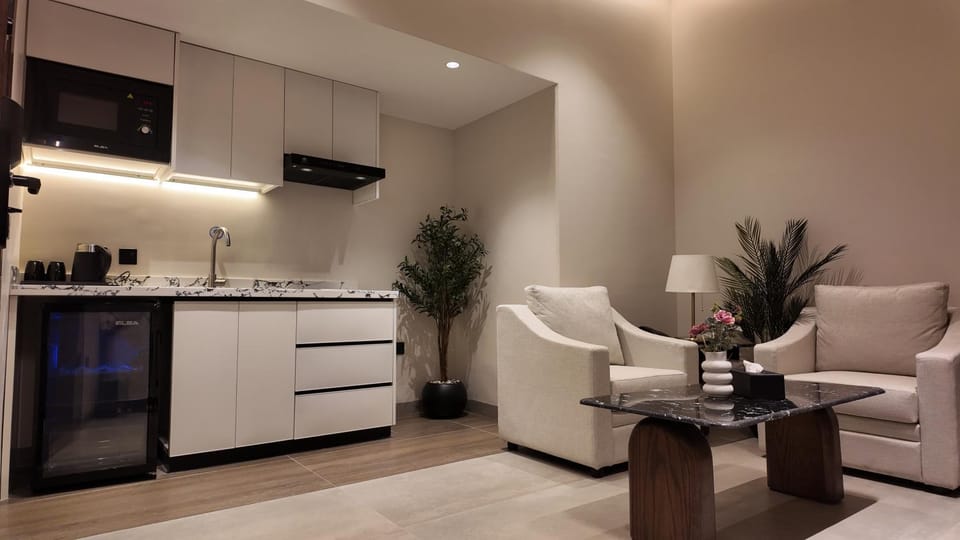Kitchen or kitchenette, Seating area