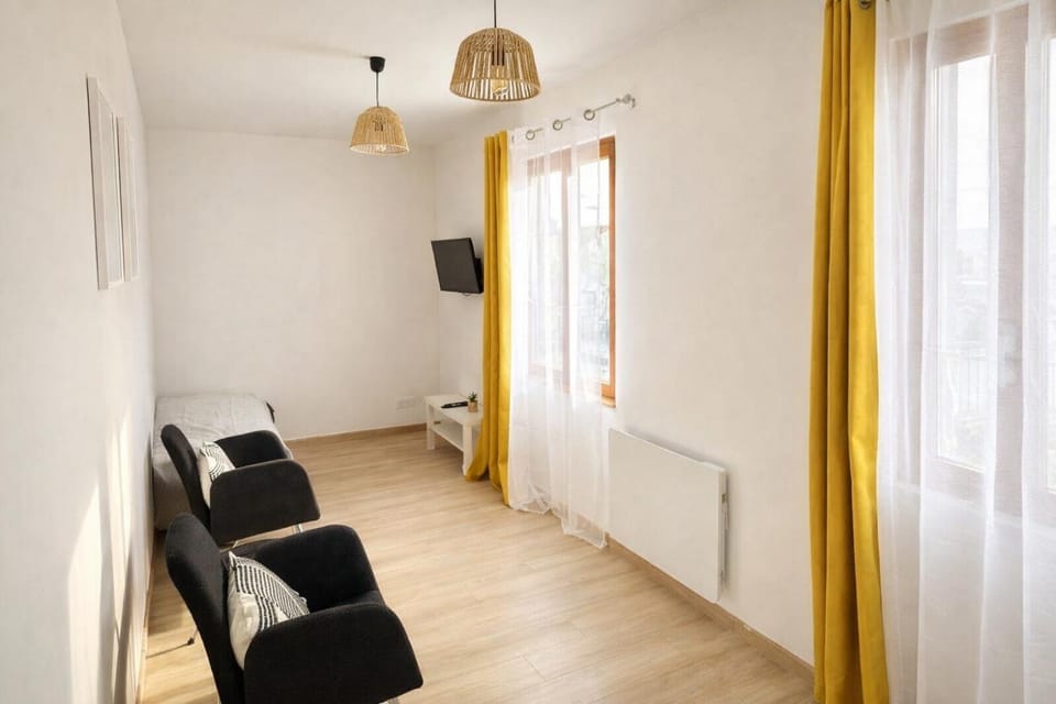 Studio - Lit double - Proche Centrex & Disneyland Apartment in Noisy-le-Grand