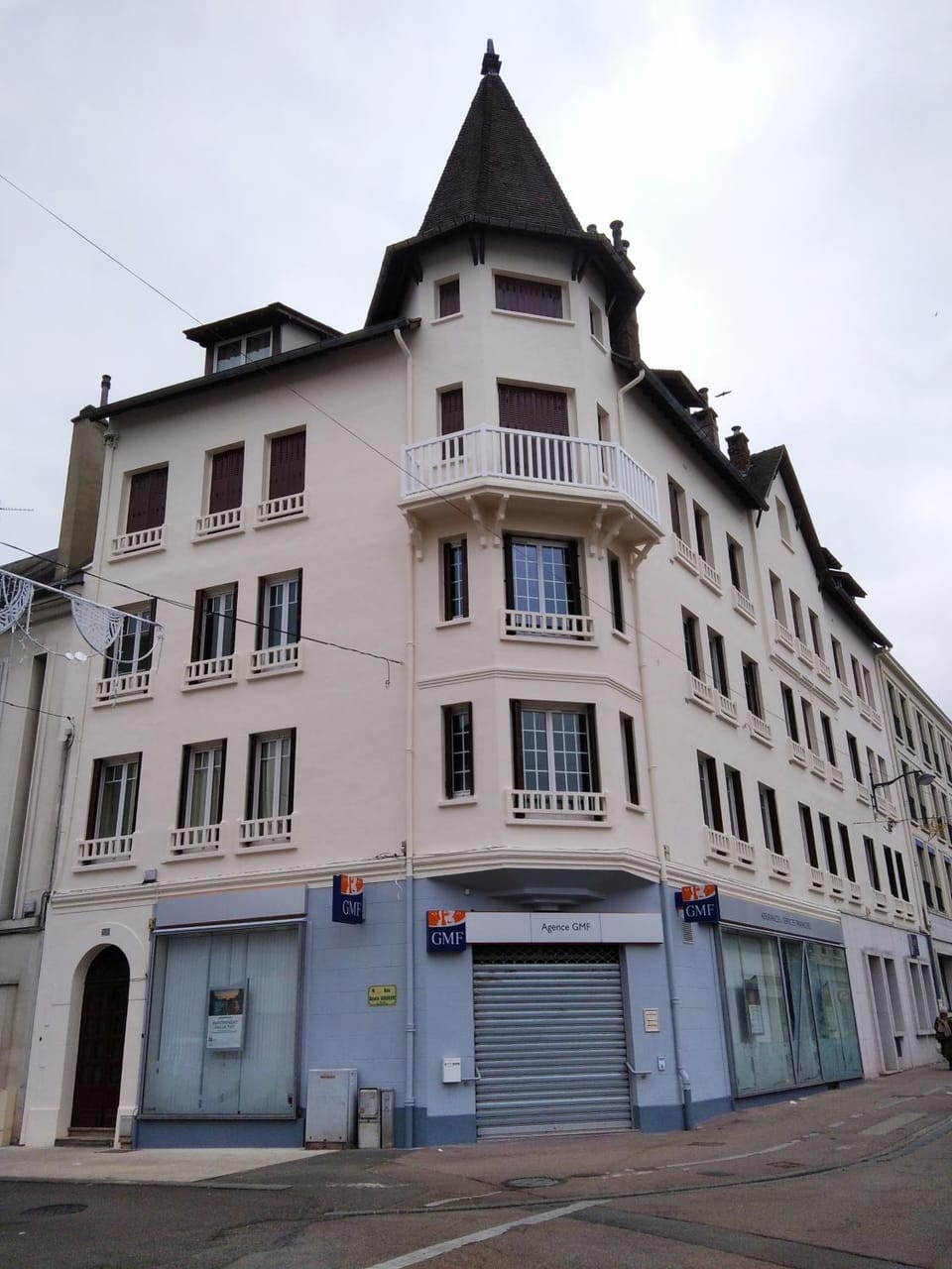 Property building, Day, Location