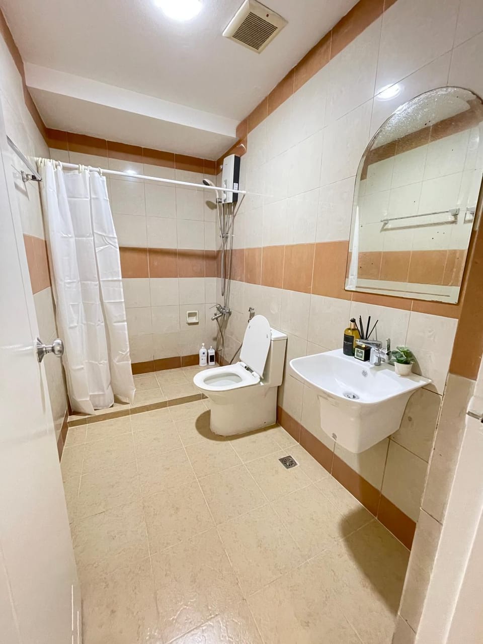Shower, Toilet, Bathroom