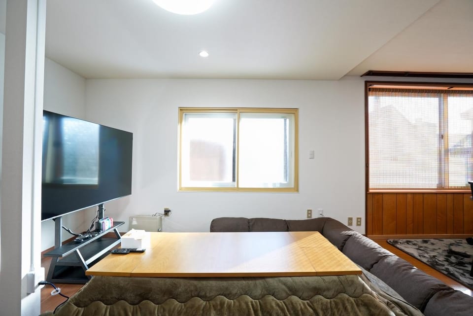 Communal lounge/ TV room, TV and multimedia, Living room