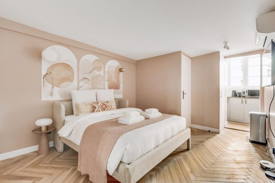 Cozy studio in the heart of historic Le Marais Apartment in Paris