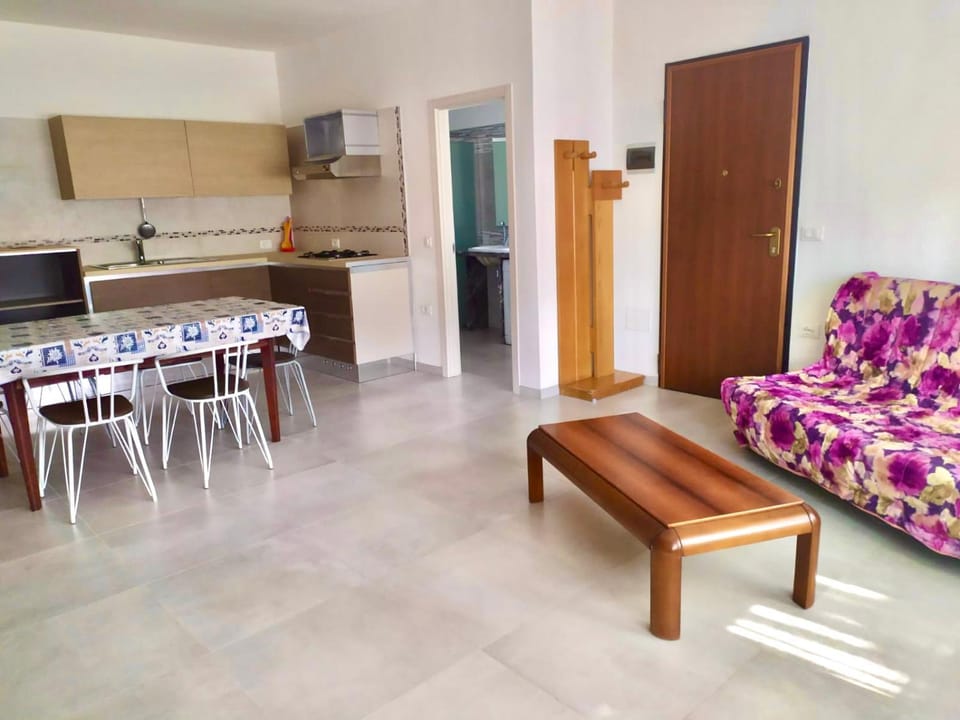 Kitchen or kitchenette, Living room, Seating area, Dining area, stove