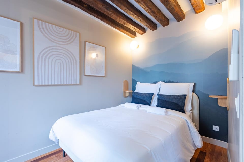 Bed, Bedroom