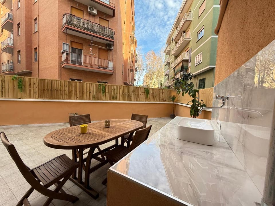 Patio, Balcony/Terrace