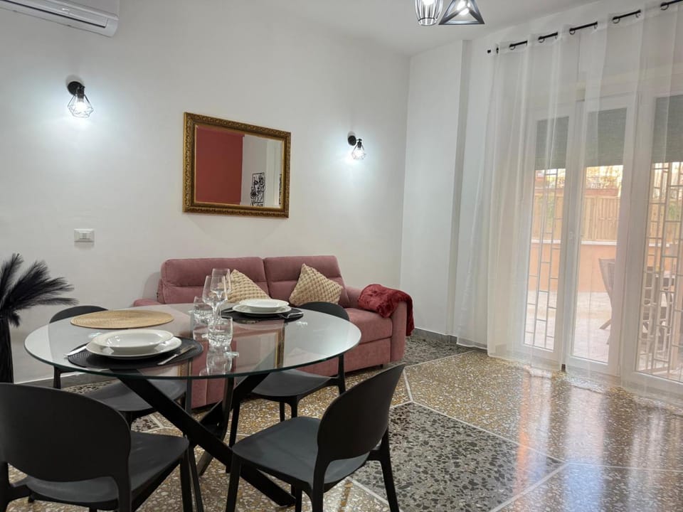 Living room, Dining area, air conditioner