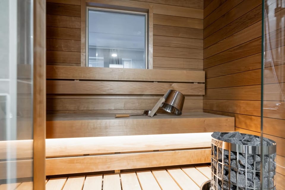 Urban Executive Suite - 3BDR - Sauna - Free Parking Apartment in Finland