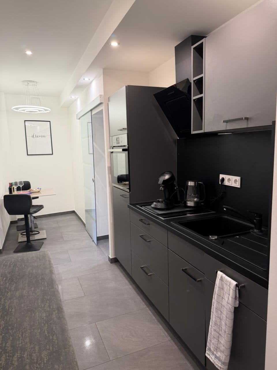 Auszeit am Heidter Berg City und Natur nah mit Stellplatz und Sauna Apartment in Wuppertal