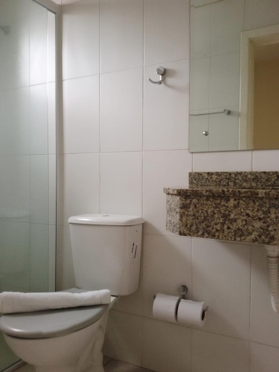 Shower, Toilet, Bathroom, towels