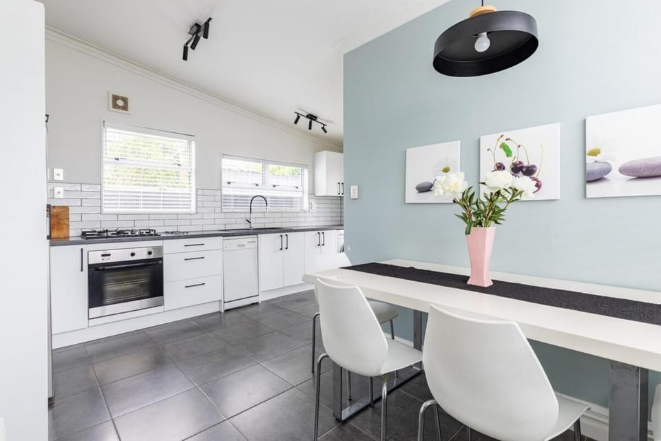 Heritage Cottage in the Heart of Petone Villa in Lower Hutt