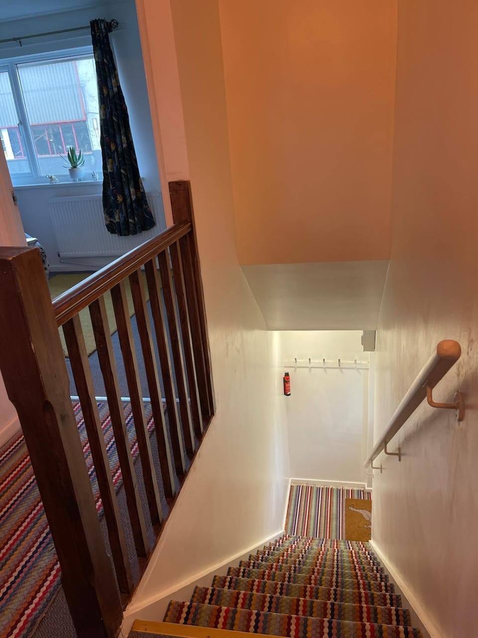 Top flat near town, with its own private parking Apartment in Cardiff