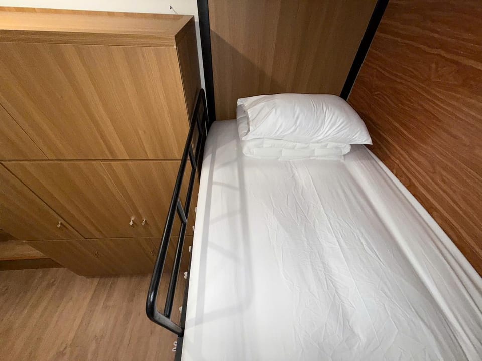 Bed, bunk bed