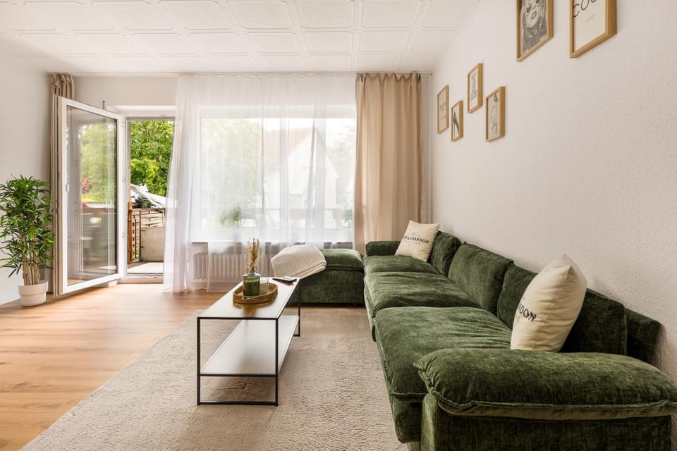 Living room, Photo of the whole room