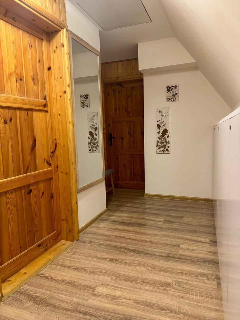 Lobby or reception, Internal: Not applicable to any particular room