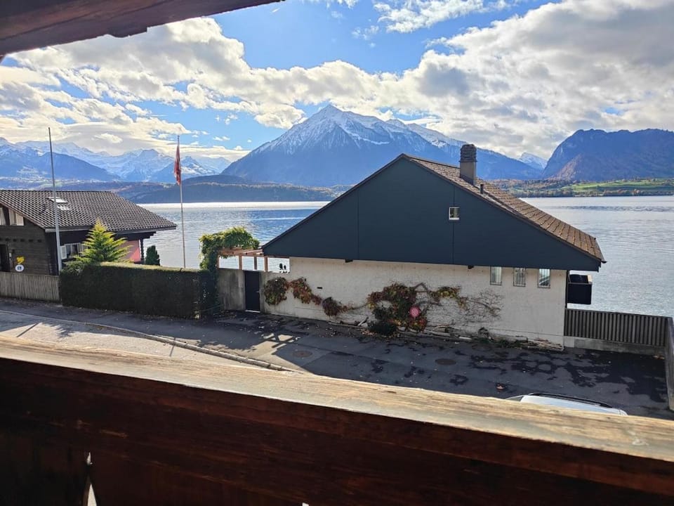 Historic Stationhouse – 20 Min from Interlaken Apartment in Canton of Bern (Region)