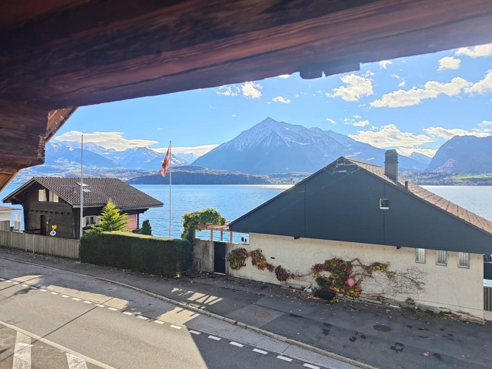 Historic Stationhouse – 20 Min from Interlaken Apartment in Canton of Bern (Region)