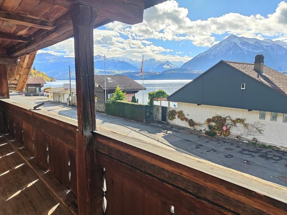 Historic Stationhouse – 20 Min from Interlaken Apartment in Canton of Bern (Region)
