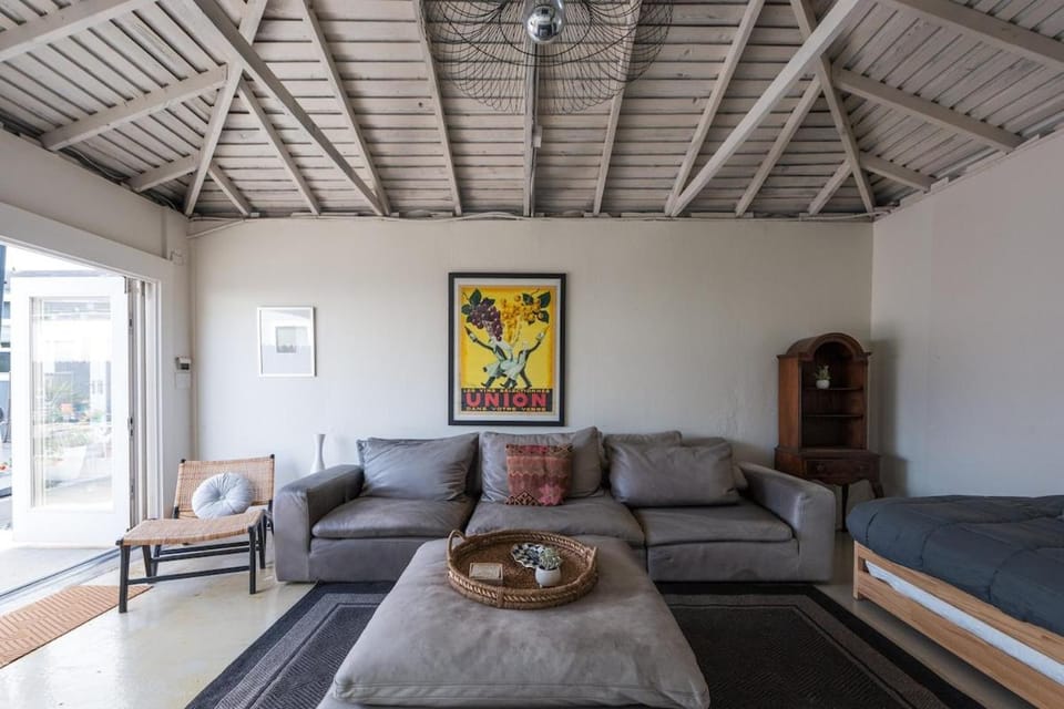 Lovely Culver City Home 8 Mins to Beach Close to LAX House in Culver City