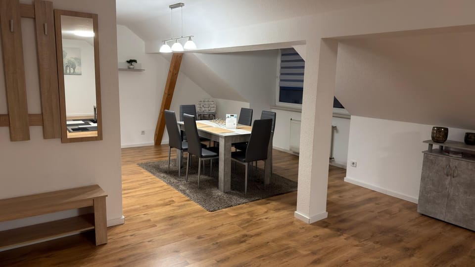 Living room, Seating area, Dining area, heating, internet