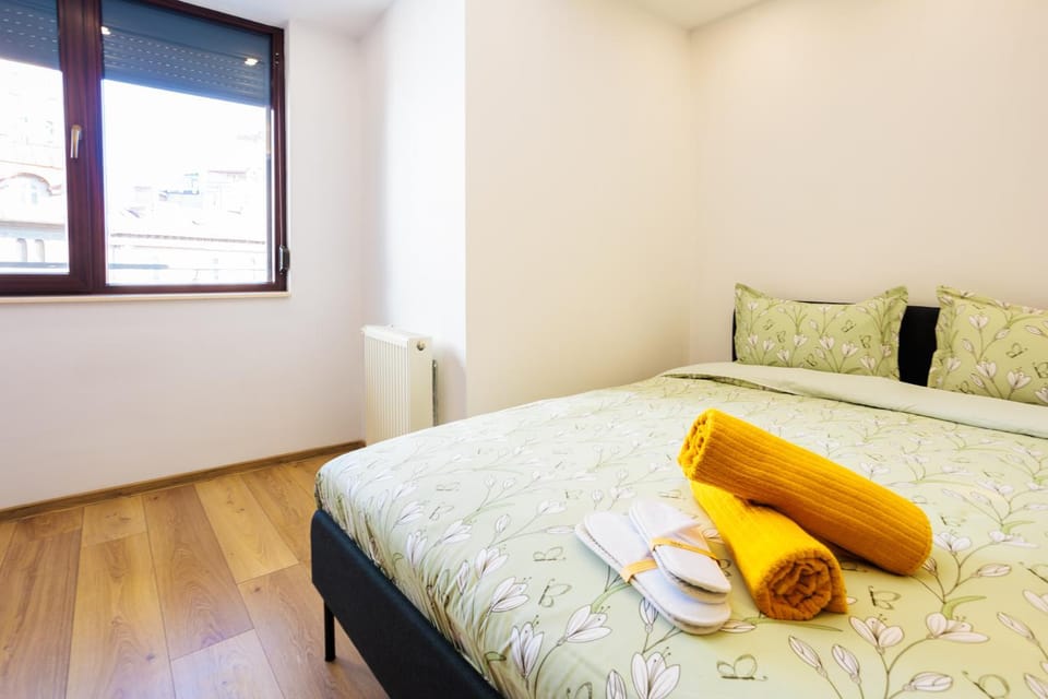 Old Town Golden Solace Apartment in Bucharest