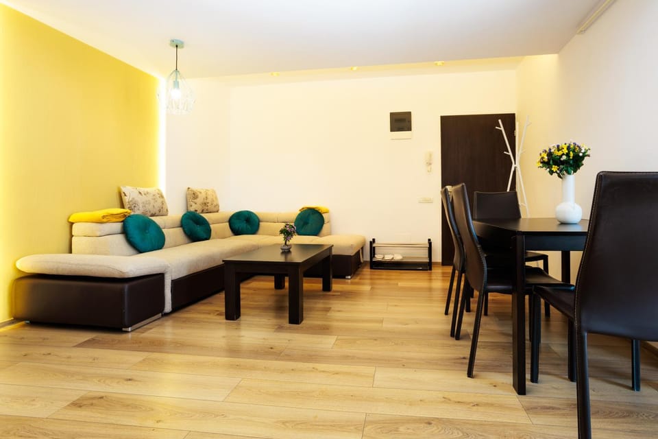 Old Town Golden Solace Apartment in Bucharest