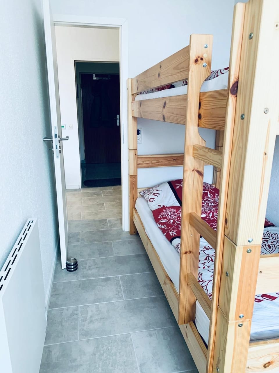 Bed, Photo of the whole room, bunk bed