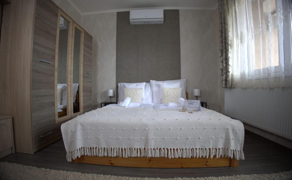 Centrum Apartman Apartment hotel in Slovakia