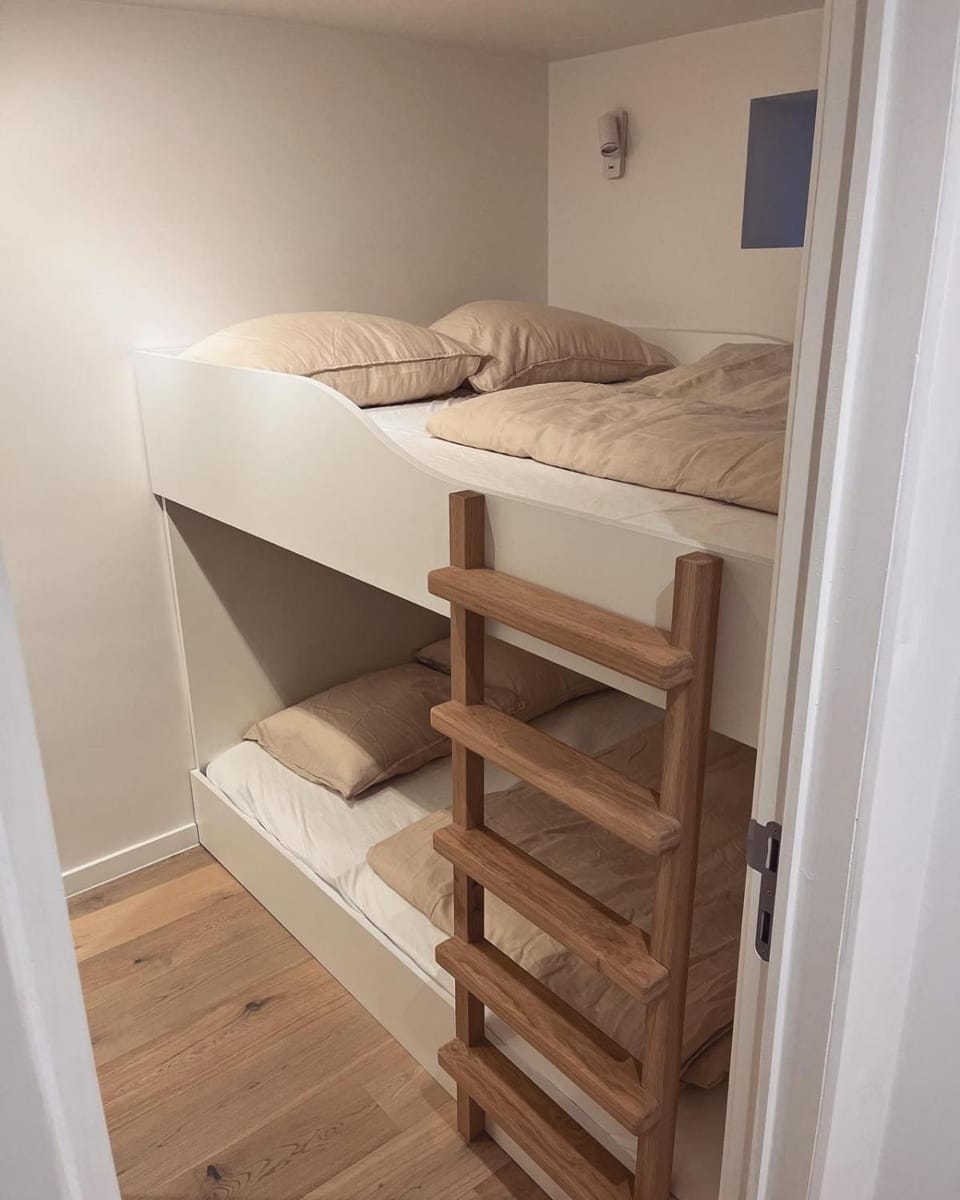 bunk bed