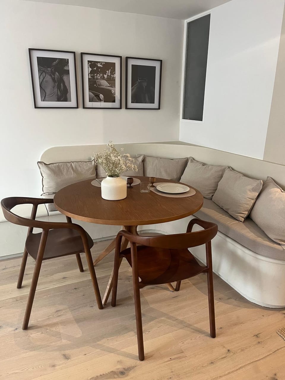 Seating area, Dining area