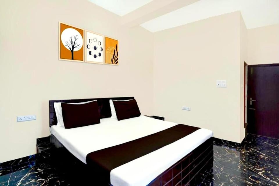 Radha Krishna Palace Banquet Hall and Rooms Hotel in Uttar Pradesh