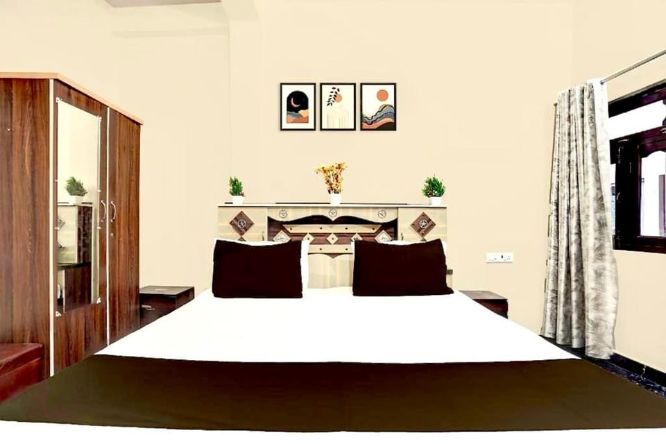 Radha Krishna Palace Banquet Hall and Rooms Hotel in Uttar Pradesh