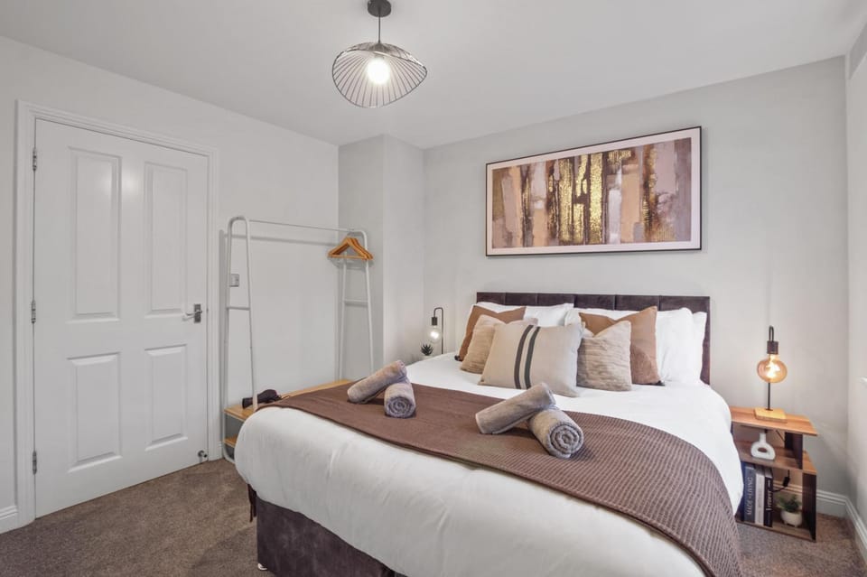 Bed, Living room, Photo of the whole room, Bedroom, wardrobe